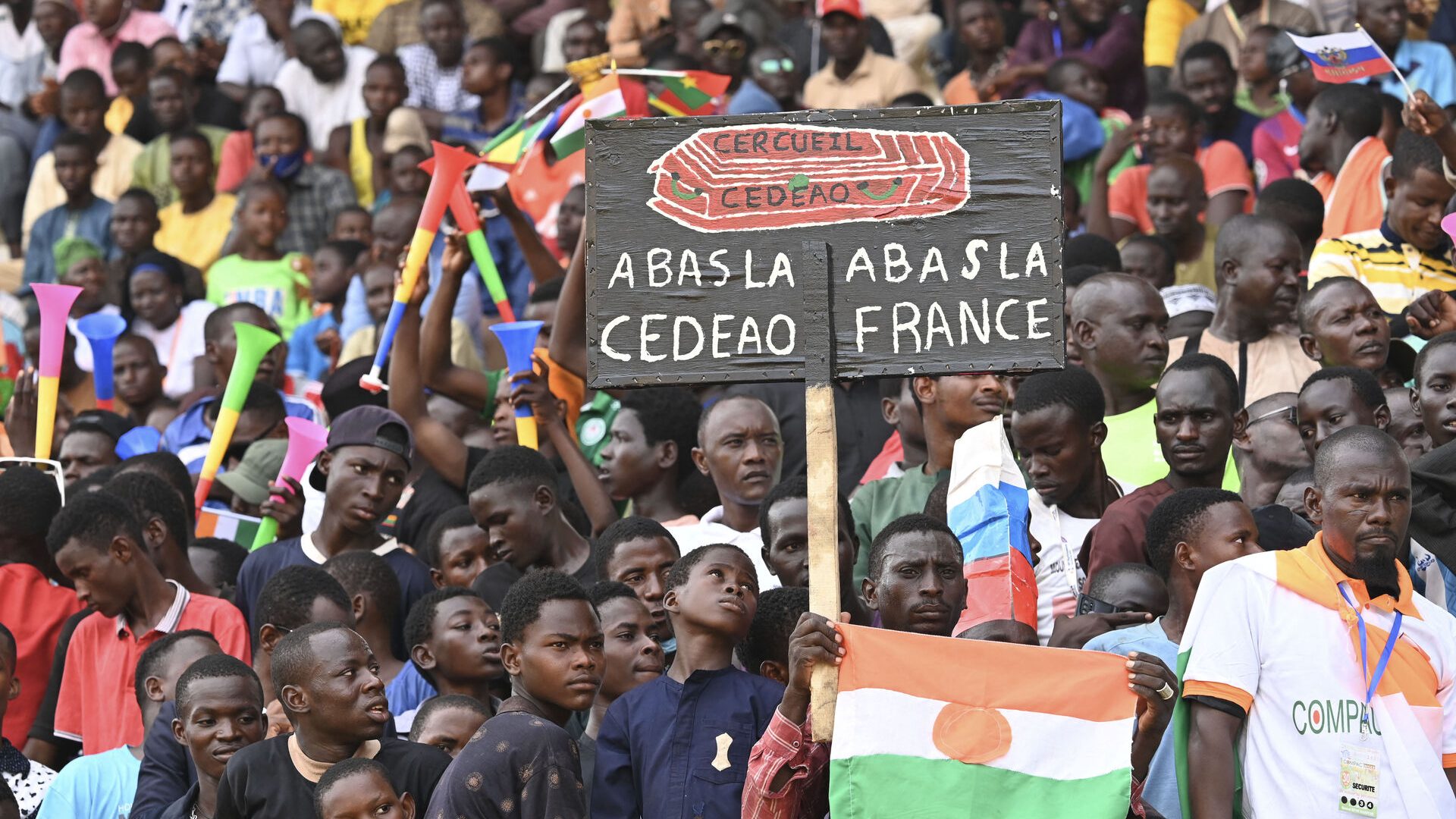 Solidaritet og støtte til folket i Republikken Niger